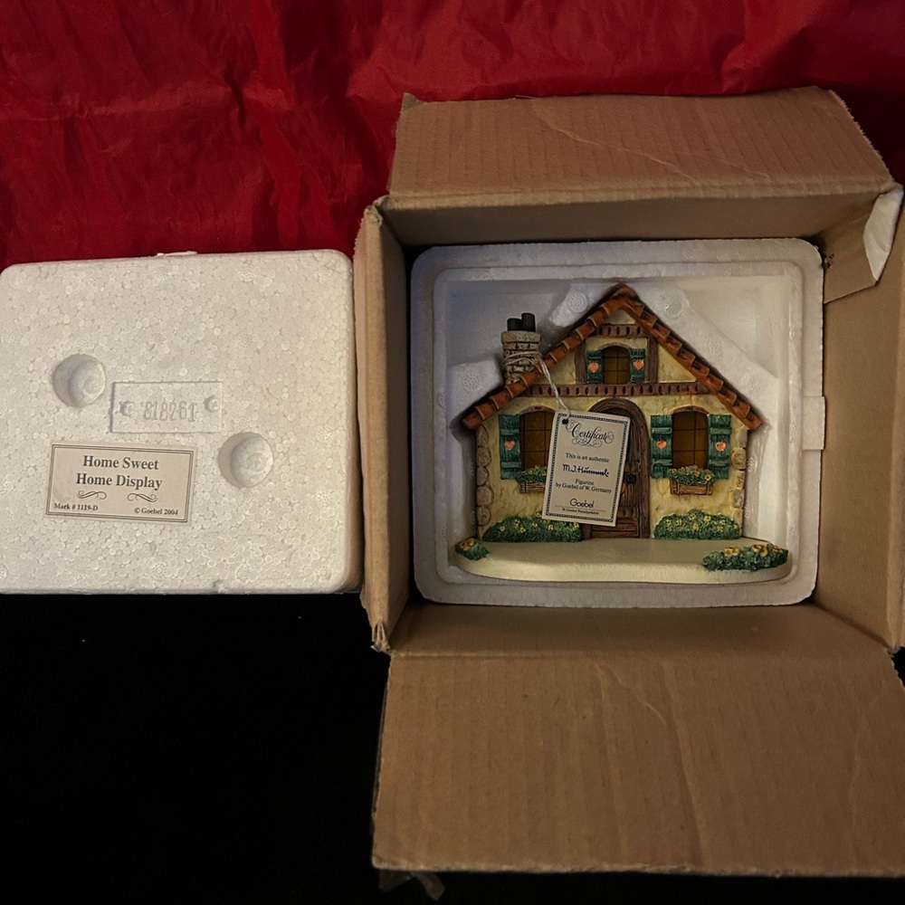 M I Hummel Goebel HOME SWEET HOME Display